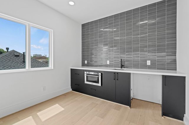 4305 Floyd Street A, Houston, TX 77007