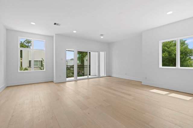 4305 Floyd Street A, Houston, TX 77007
