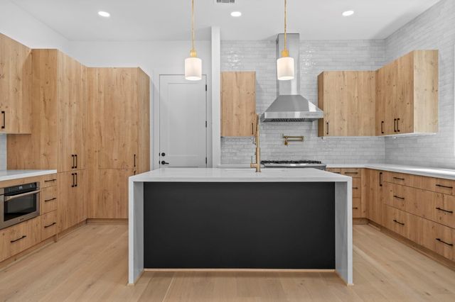 4305 Floyd Street A, Houston, TX 77007