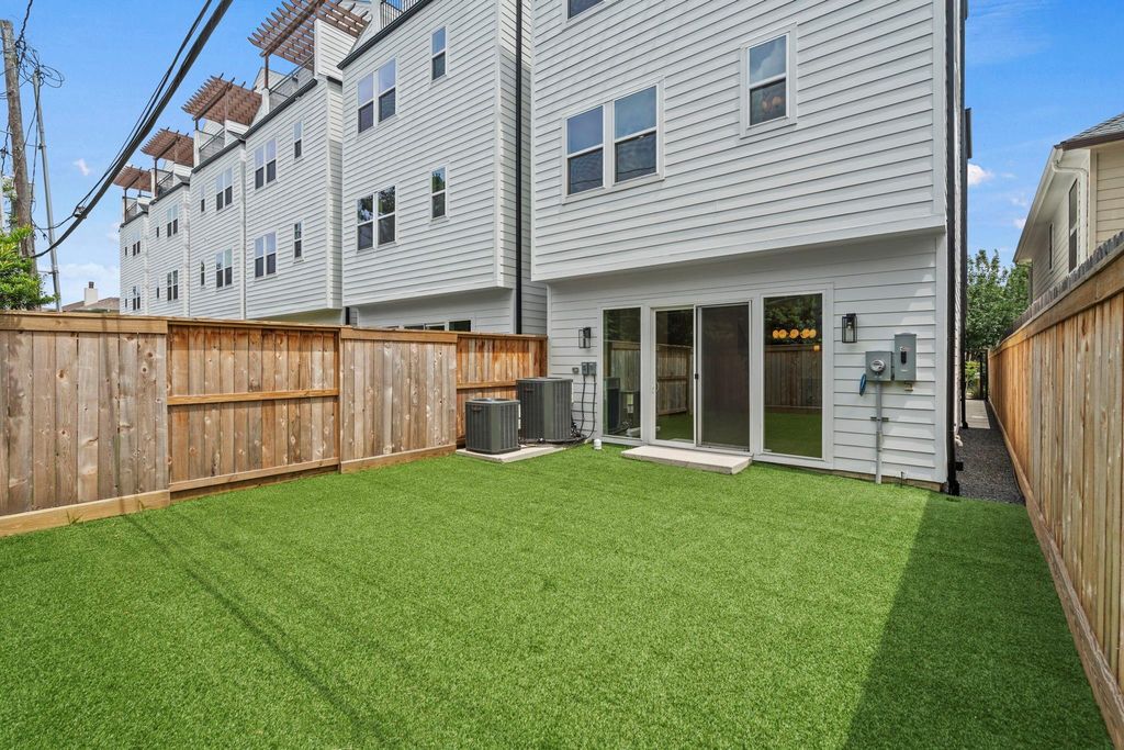 4305 Floyd Street A, Houston, TX 77007