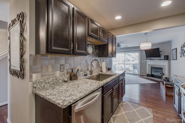 7070 Magnolia Lane, Waterford Charter Township, MI 48327