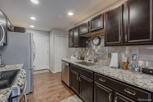 7070 Magnolia Lane, Waterford Charter Township, MI 48327
