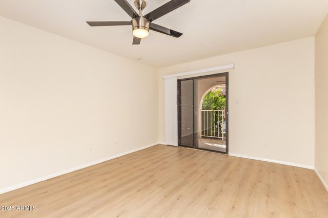 5757 W EUGIE Avenue 1040, Glendale, AZ 85304