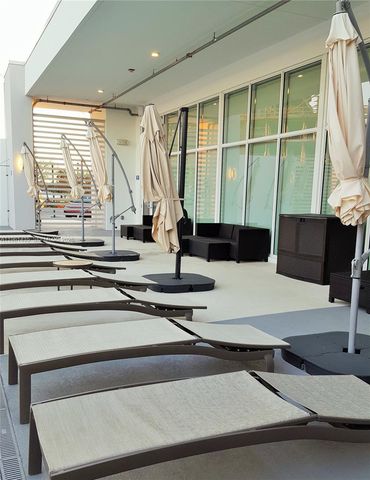 14951 Royal Oaks Ln 1105, North Miami, FL 33181