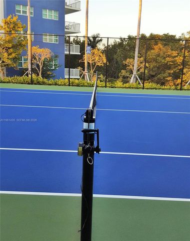 14951 Royal Oaks Ln 1105, North Miami, FL 33181