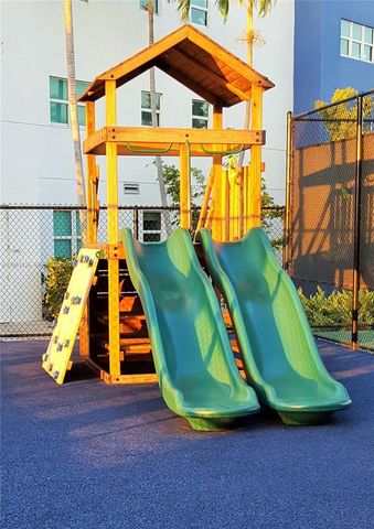 14951 Royal Oaks Ln 1105, North Miami, FL 33181