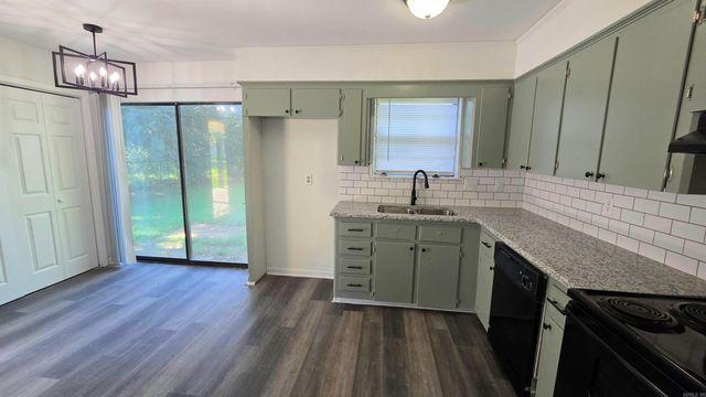 106 Santa Fe Trl, Jacksonville, AR 72076