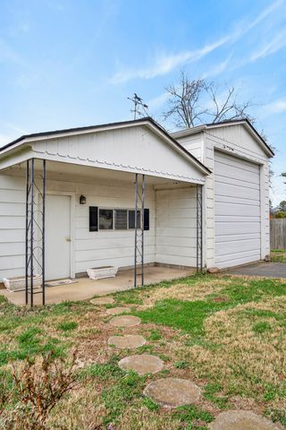 126 Lake Terrace Dr, Hendersonville, TN 37075