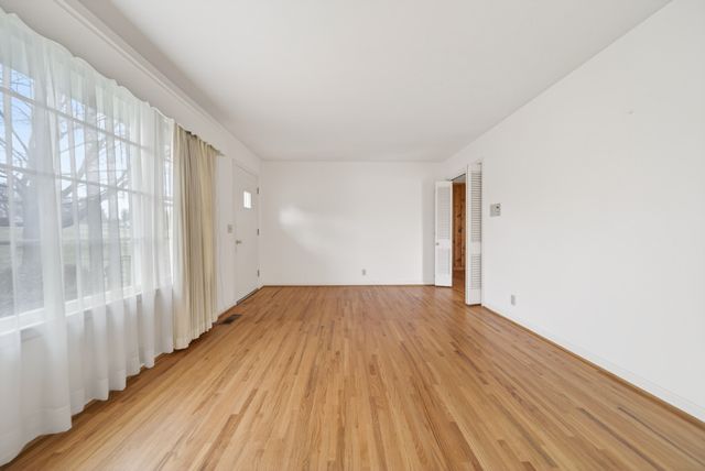 126 Lake Terrace Dr, Hendersonville, TN 37075