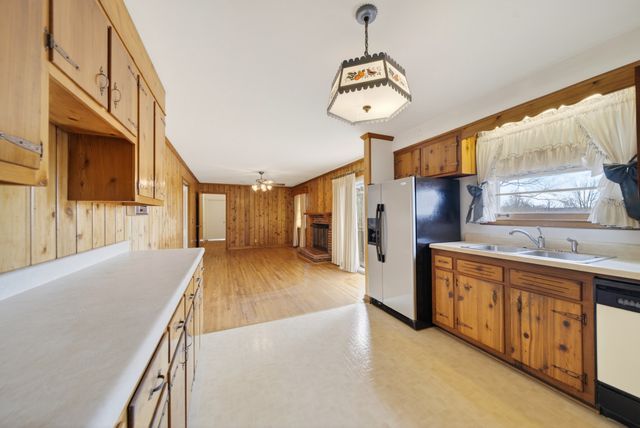 126 Lake Terrace Dr, Hendersonville, TN 37075