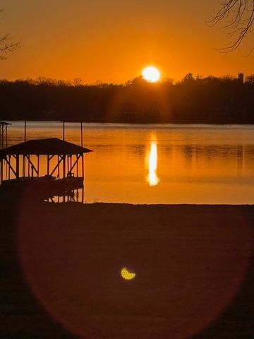 126 Lake Terrace Dr, Hendersonville, TN 37075