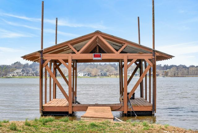 126 Lake Terrace Dr, Hendersonville, TN 37075