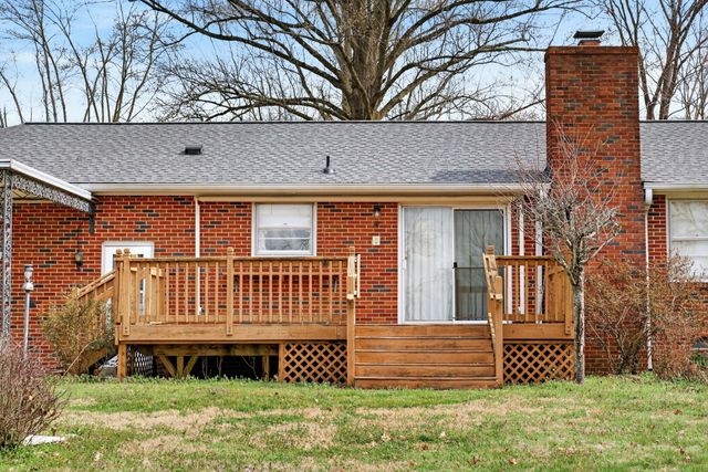 126 Lake Terrace Dr, Hendersonville, TN 37075