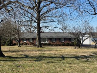 126 Lake Terrace Dr, Hendersonville, TN 37075