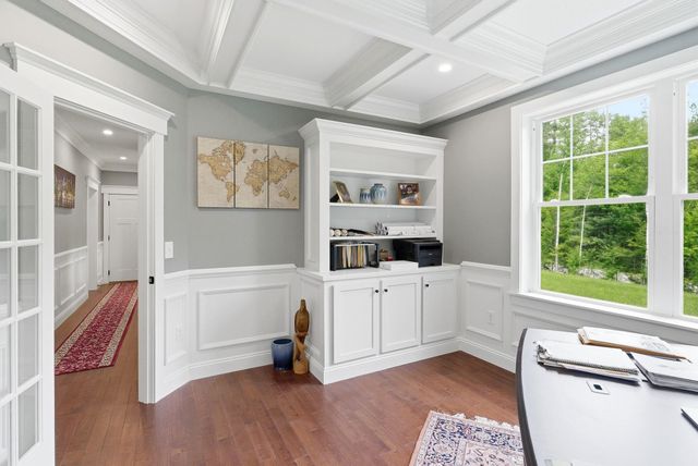 8 Arrowwood Road, New Boston, NH 03070