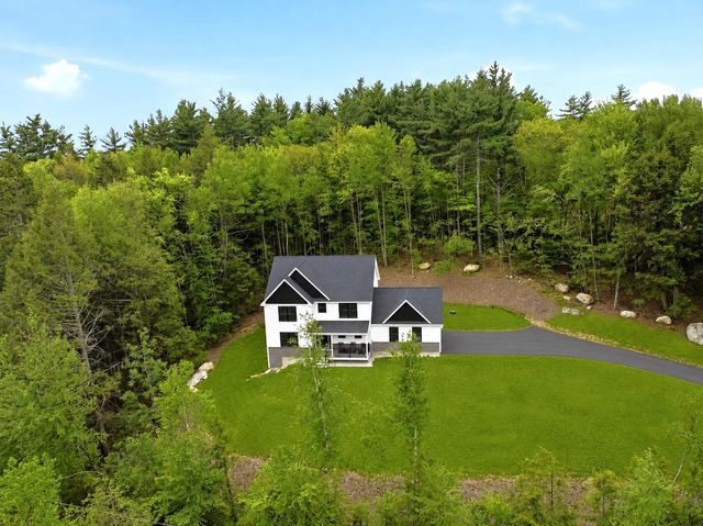 8 Arrowwood Road, New Boston, NH 03070