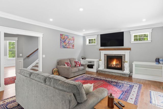 8 Arrowwood Road, New Boston, NH 03070