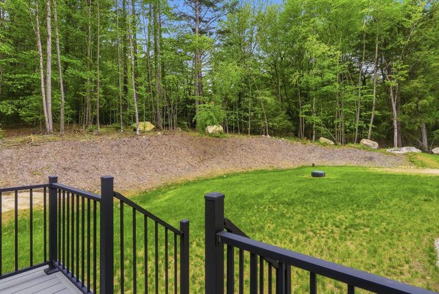 8 Arrowwood Road, New Boston, NH 03070