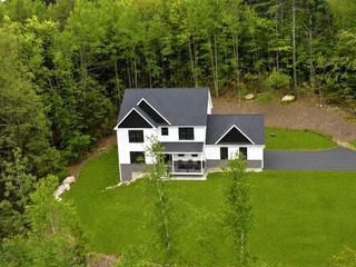 8 Arrowwood Road, New Boston, NH 03070
