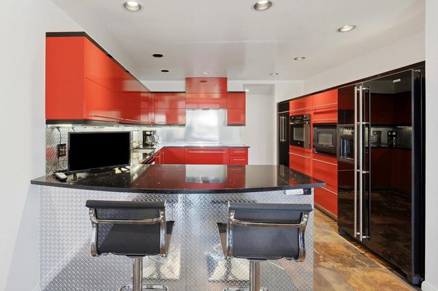 899 Island Drive 302, Rancho Mirage, CA 92270
