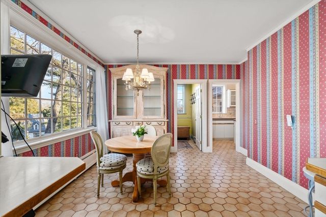 44 Bradford Rd, Wellesley, MA 02481