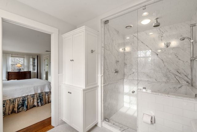 44 Bradford Rd, Wellesley, MA 02481