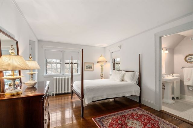 44 Bradford Rd, Wellesley, MA 02481