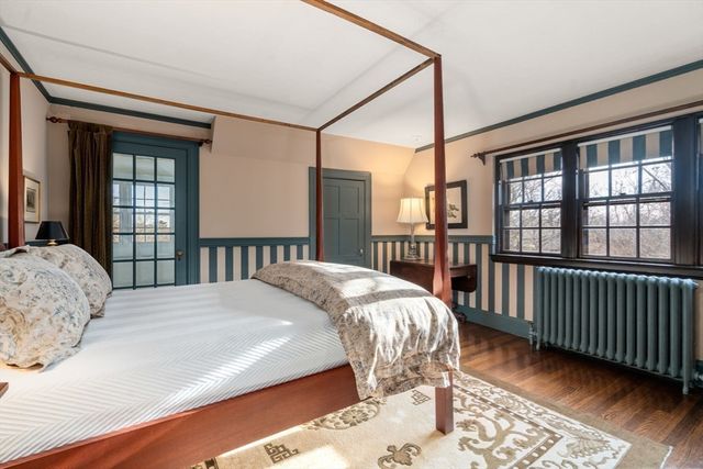 44 Bradford Rd, Wellesley, MA 02481