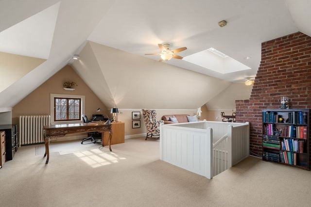 44 Bradford Rd, Wellesley, MA 02481