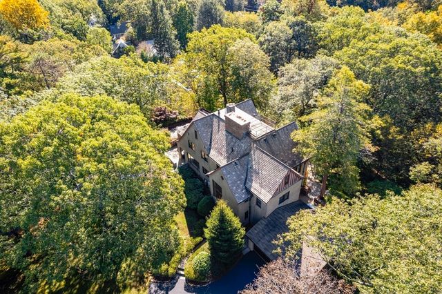 44 Bradford Rd, Wellesley, MA 02481