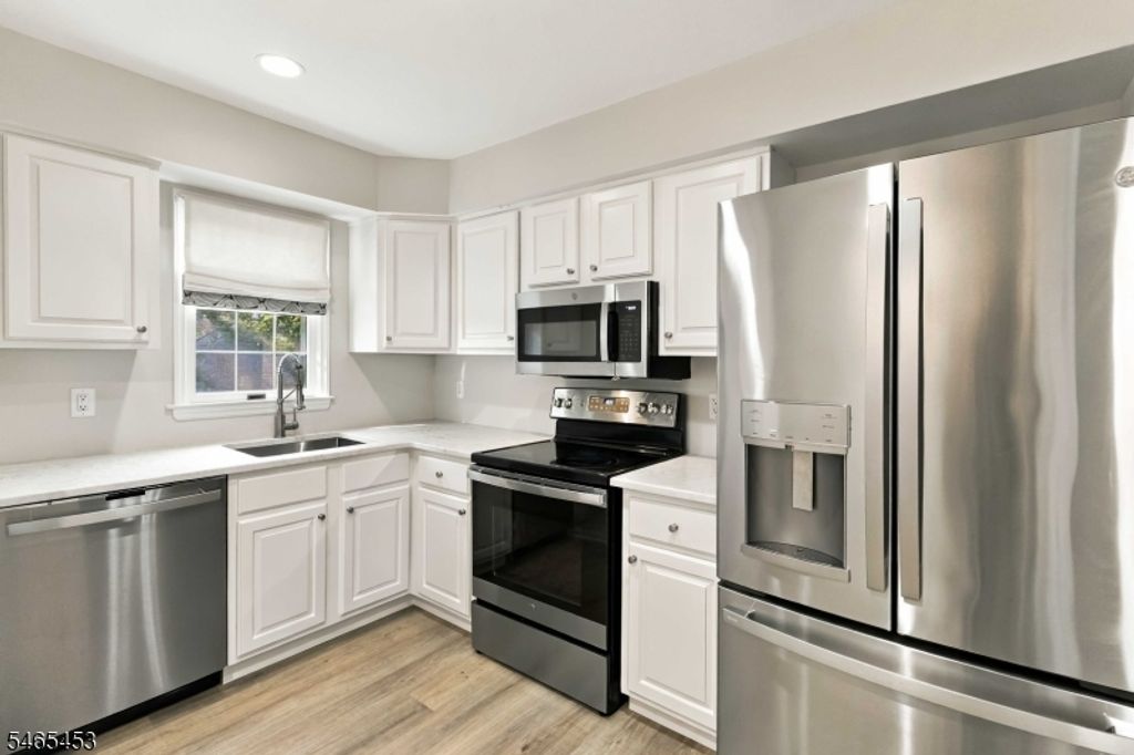 132 Jamestown Rd, Bernards Twp., NJ 07920 — exterior