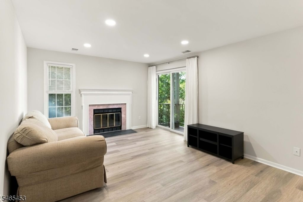 132 Jamestown Rd, Bernards Twp., NJ 07920 — photo 2