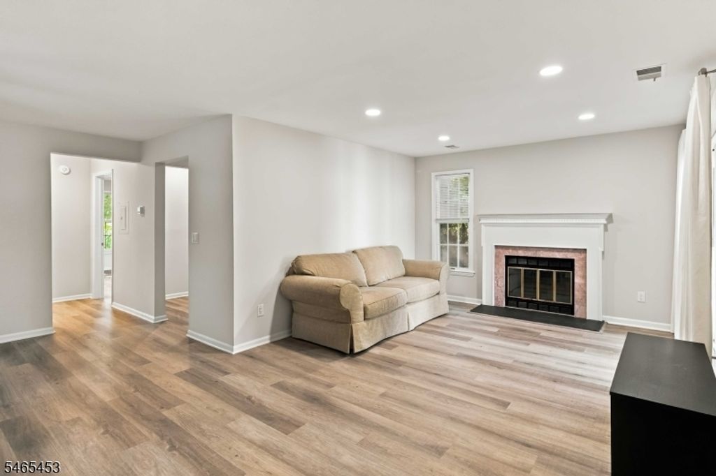 132 Jamestown Rd, Bernards Twp., NJ 07920 — photo 3
