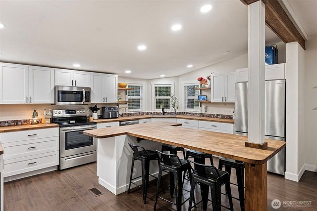 721 E McMickin Road, Shelton, WA 98584