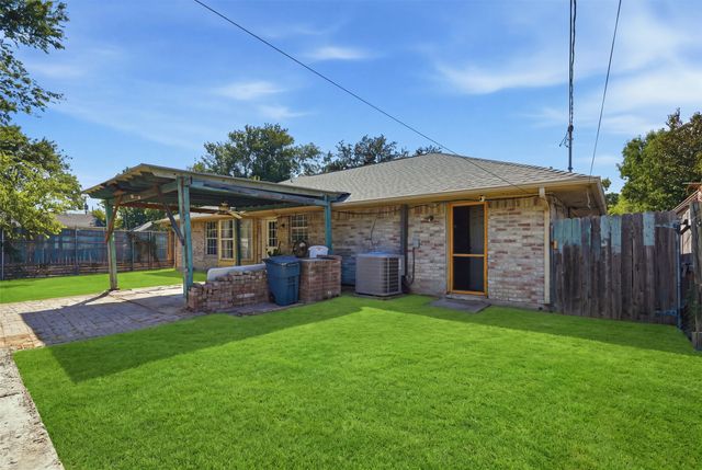 3534 Poquita Drive, Dallas, TX 75220