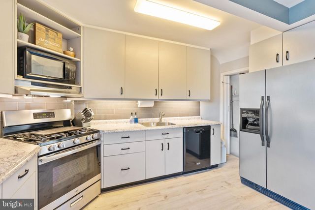 8319 BON AIR RD, Baltimore, MD 21234