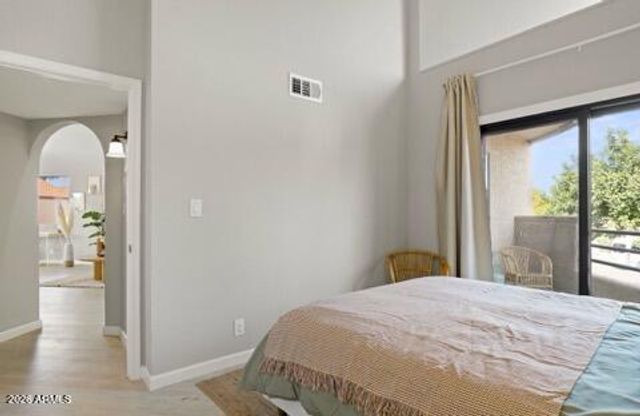 10301 N 70TH Street 224, Paradise Valley, AZ 85253