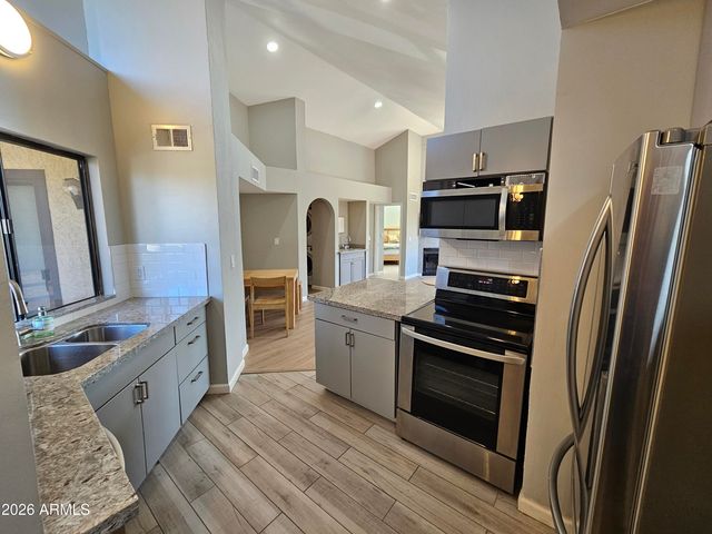 10301 N 70TH Street 224, Paradise Valley, AZ 85253