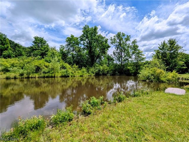7394 Kniffen Road, Leroy, OH 44077