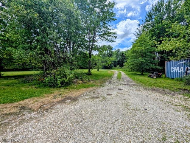 7394 Kniffen Road, Leroy, OH 44077