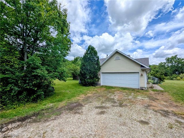 7394 Kniffen Road, Leroy, OH 44077
