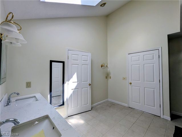 7394 Kniffen Road, Leroy, OH 44077