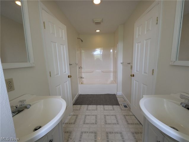 7394 Kniffen Road, Leroy, OH 44077