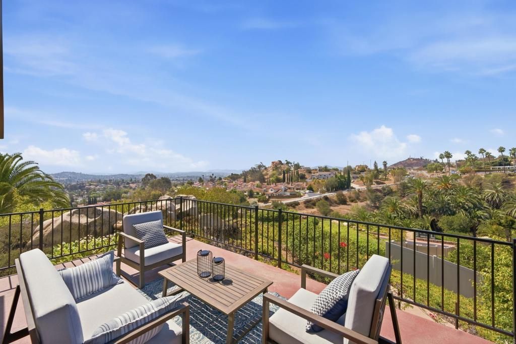 2032 Fiesta, Escondido, CA 92027 — exterior