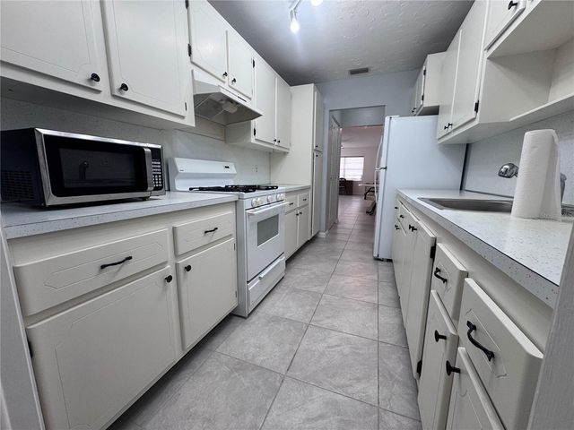100 EL CAMINO DRIVE 111, Winter Haven, FL 33884