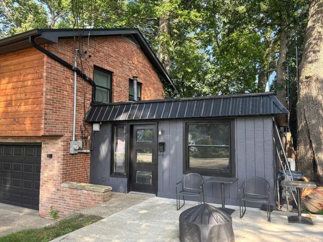 17500 N Fruitport Road, Spring Lake, MI 49456