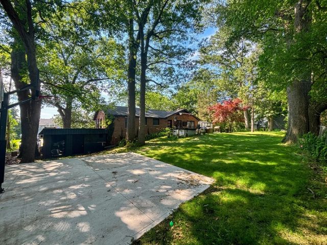 17500 N Fruitport Road, Spring Lake, MI 49456
