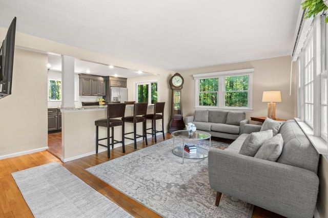 52 Rattlesnake Hill Rd, Andover, MA 01810