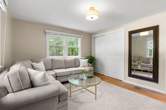 52 Rattlesnake Hill Rd, Andover, MA 01810
