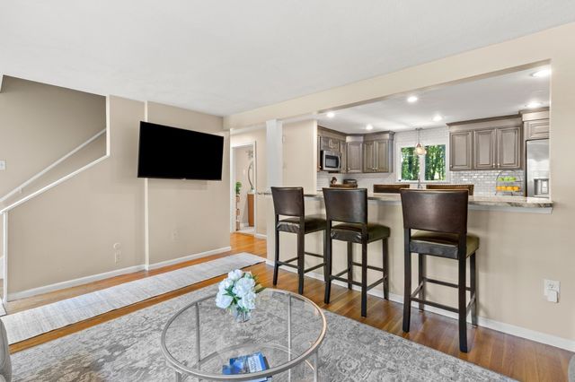 52 Rattlesnake Hill Rd, Andover, MA 01810